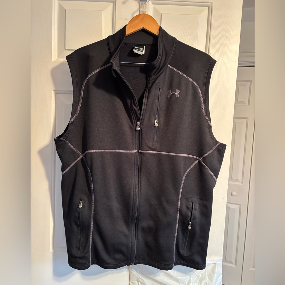 Under Armour men’s Black Sleeveless Vest. Size XXL